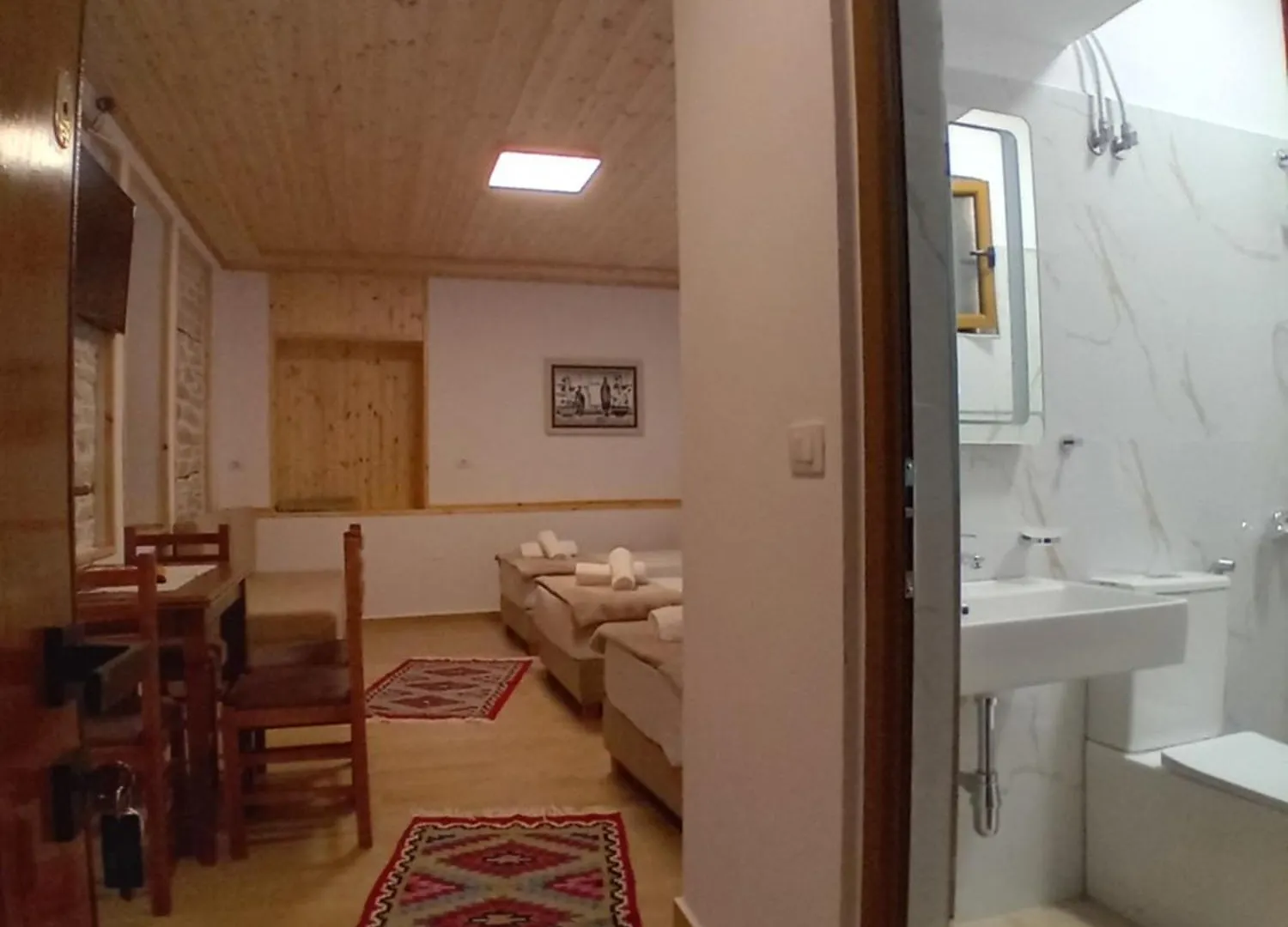 Gjirokastër Arpet Guesthouse בית הארחה