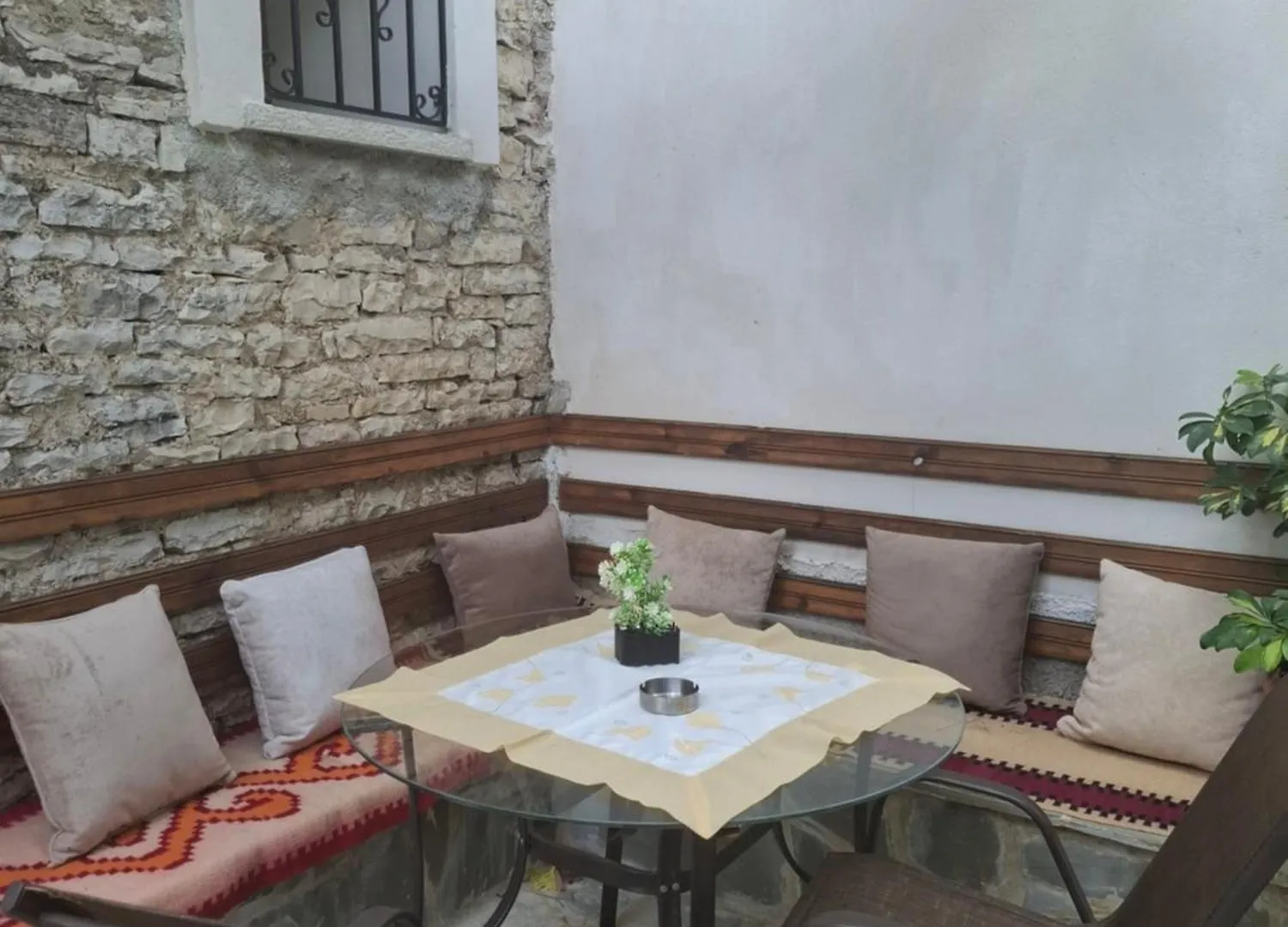 Gjirokastër Arpet Guesthouse אלבניה