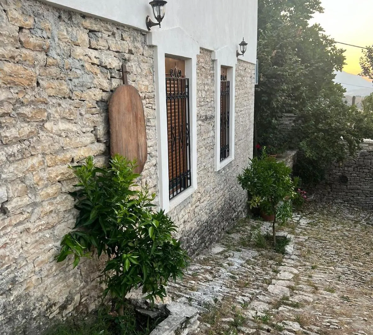 Gjirokastër Arpet Guesthouse